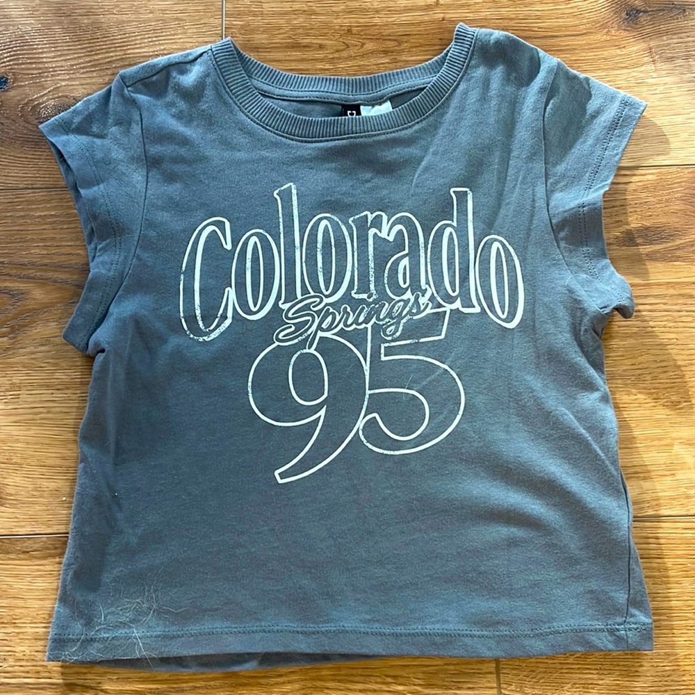 I am selling this tank top from H&M. Super cute and trendy!